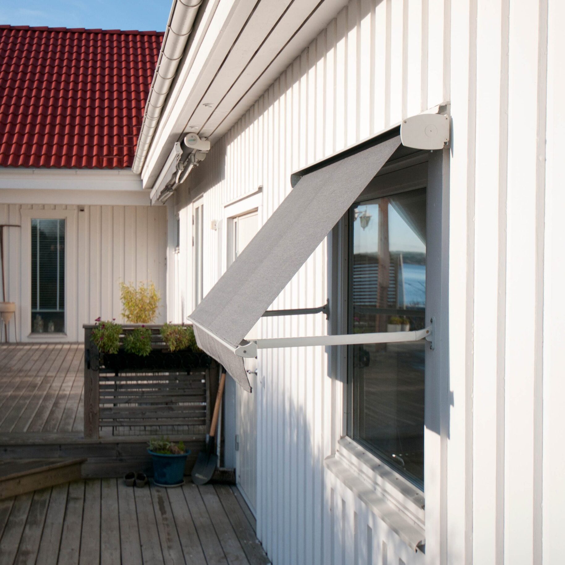 Lunex Terrassmarkis och optima fönstermarkis, ljusgrå duk och profil